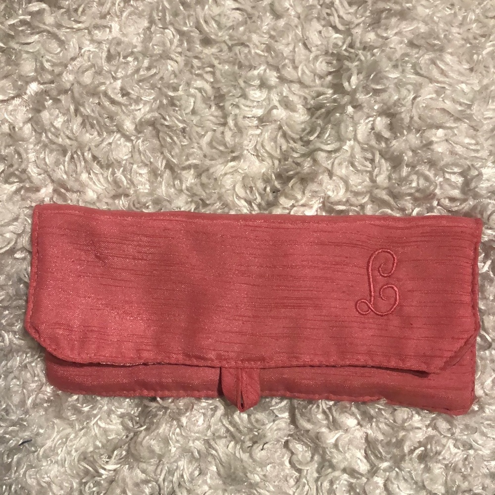 Monogrammed jewelry Bag with Letter L pink